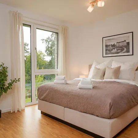 Wohnkultur - Fuer 10 Mit Garten Und 5 Schlafzimmern