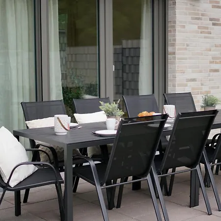 Wohnkultur - Fuer 10 Mit Garten Und 5 Schlafzimmern *