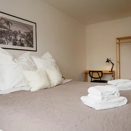 Appartement Wohnkultur - Fuer 10 Mit Garten Und 5 Schlafzimmern *