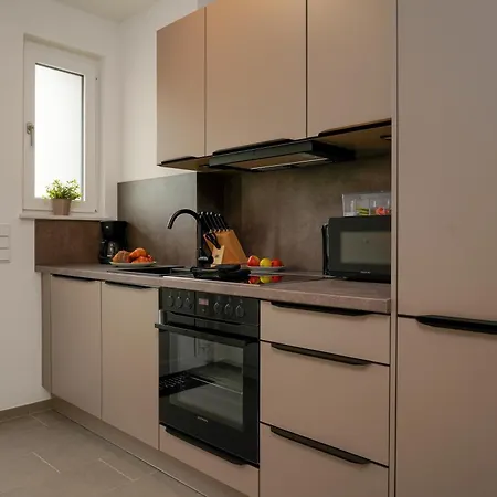 Wohnkultur - Fuer 10 Mit Garten Und 5 Schlafzimmern Wiesloch