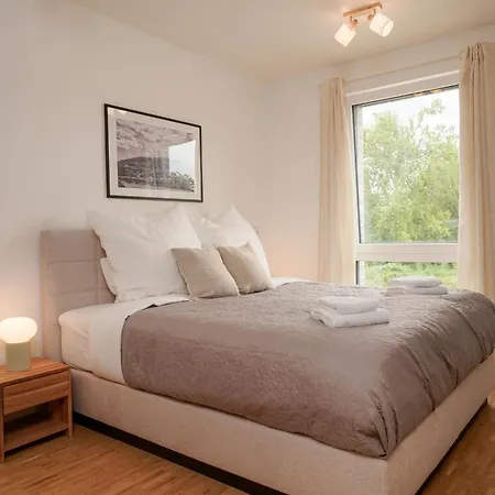 Wohnkultur - Fuer 10 Mit Garten Und 5 Schlafzimmern Appartement *