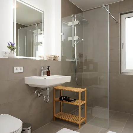 Wohnkultur - Fuer 10 Mit Garten Und 5 Schlafzimmern